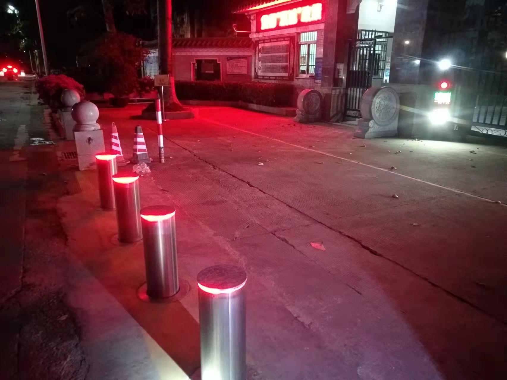 華力盾防恐路障機